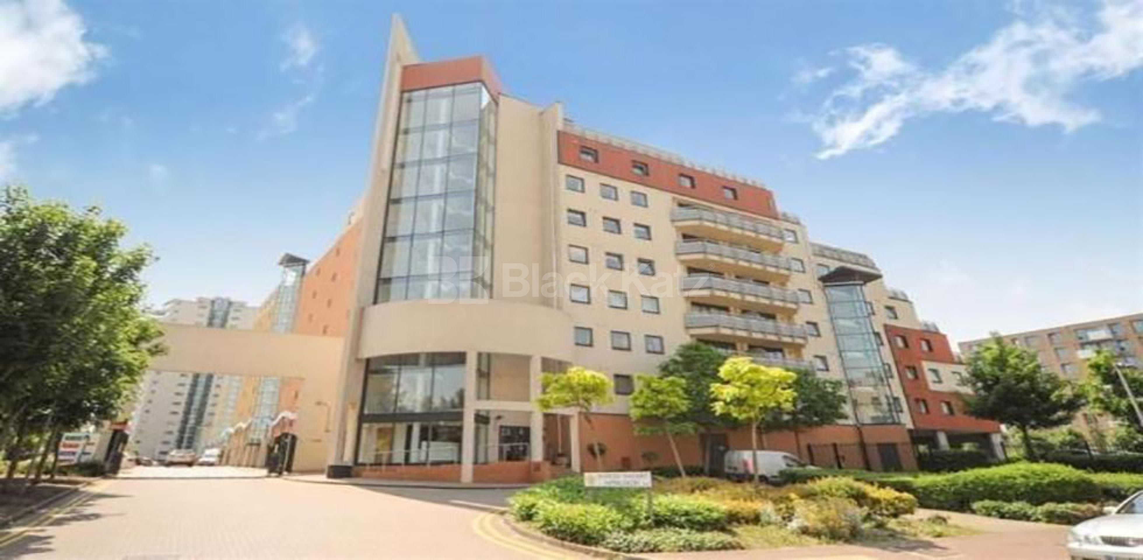 			LET , 2 Bedroom, 1 bath, 1 reception Apartment			 Tradewinds. Wards Wharf Approach, Docklands E16